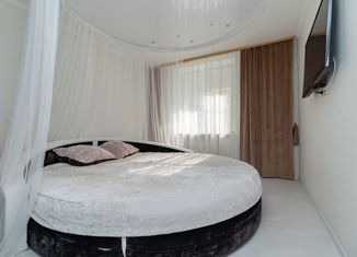 Сдается 2-ком. квартира, 70 м2, Омск, Учебная улица, 152, Центральный округ