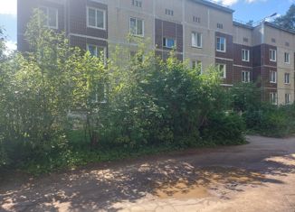 3-комнатная квартира на продажу, 73 м2, Луга, улица Мелиораторов, 13