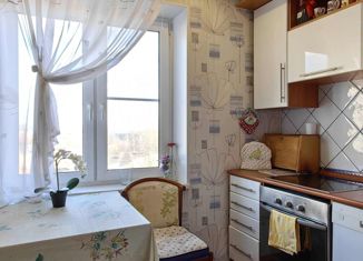 Продам 2-комнатную квартиру, 55 м2, Санкт-Петербург, метро Проспект Ветеранов, улица Лёни Голикова, 98к1