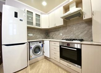 Продам 2-ком. квартиру, 54 м2, Ставрополь, улица Рогожникова, 5, ЖК Севастопольский