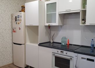 Продам двухкомнатную квартиру, 60.24 м2, поселок городского типа Карымское, Верхняя улица, 4