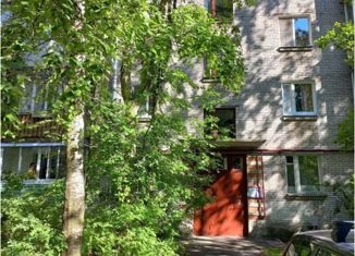 Продажа 1-ком. квартиры, 28 м2, Петергоф, улица Братьев Горкушенко, 9к1