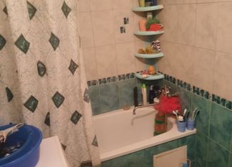 Продам 2-ком. квартиру, 43 м2, Петровск, Советская улица, 100