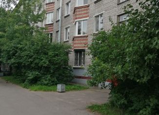 2-комнатная квартира на продажу, 44.2 м2, Санкт-Петербург, улица Верности, 3, метро Академическая