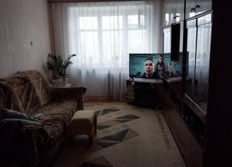 Продаю 3-ком. квартиру, 62 м2, Кудымкар, улица Строителей, 5