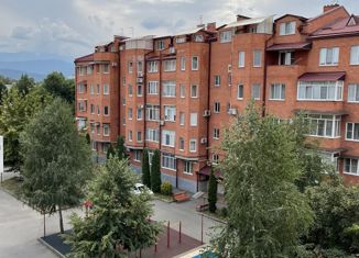 Сдам в аренду 3-ком. квартиру, 120 м2, Владикавказ, улица Леонова, 6к2, Северо-Западный округ