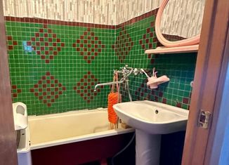 Продажа 2-ком. квартиры, 46.7 м2, Заинск, улица Крупской, 8А