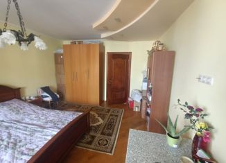 Продам 3-ком. квартиру, 131 м2, Москва, улица Главмосстроя, 6, улица Главмосстроя