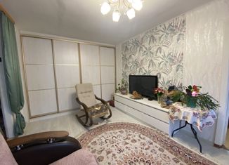 Продам 2-комнатную квартиру, 46 м2, Омск, улица Багратиона, 12