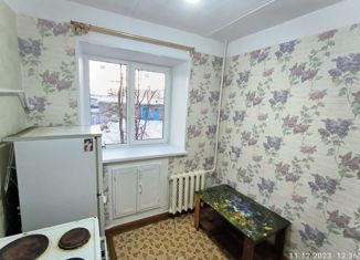 Продается 3-комнатная квартира, 55.7 м2, поселок городского типа Мурмаши, улица Позднякова, 10