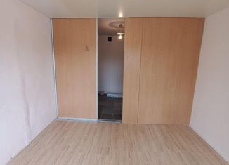 Продам комнату, 18.4 м2, Полевской, улица Розы Люксембург, 6