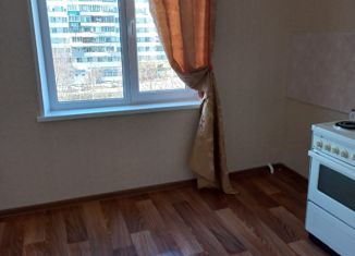 Продам однокомнатную квартиру, 33 м2, Челябинск, Тракторозаводский район, улица Комарова, 137