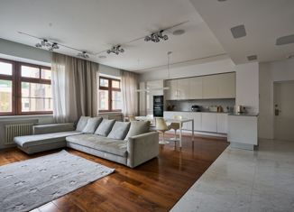 Продается четырехкомнатная квартира, 132 м2, Москва, улица Усачёва, 3, метро Фрунзенская