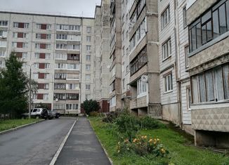 Продаю 1-комнатную квартиру, 30 м2, Тихвин, 6-й микрорайон, 27