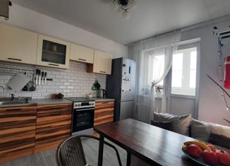 Продам 1-комнатную квартиру, 40 м2, Краснодар, улица Красных Партизан, 1/3к1, микрорайон Светлоград