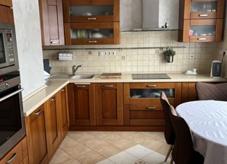 Продажа 3-ком. квартиры, 84.1 м2, Москва, Бартеневская улица, 13, метро Бульвар Адмирала Ушакова