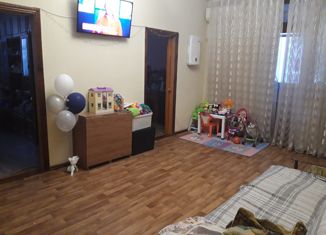 Продаю двухкомнатную квартиру, 61.4 м2, Азов, Черноморский переулок, 66