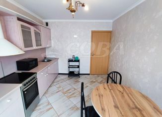 Продам 1-ком. квартиру, 45 м2, Тюмень, улица Пермякова, 82к1