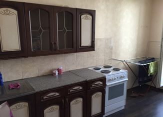 Продам 2-ком. квартиру, 61.7 м2, Одинцово, улица Чистяковой, 76