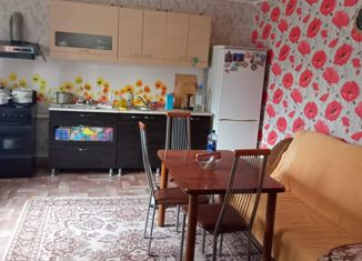 Продам 4-ком. квартиру, 81 м2, Морозовск, Советская улица, 50