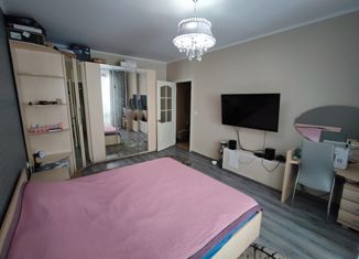 Продам 2-ком. квартиру, 60.4 м2, Новороссийск, Молодёжная улица, 4