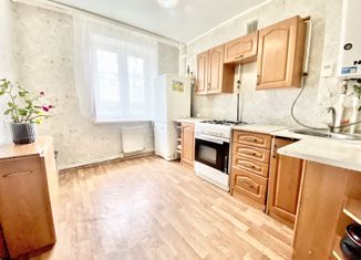 Продаю 1-ком. квартиру, 35 м2, село Дмитриевка, Трактовая улица, 28/1
