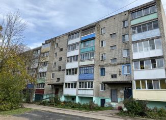 Продается 1-комнатная квартира, 32 м2, Вязьма, микрорайон Берёзы, 10