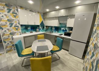 Продается 3-ком. квартира, 72 м2, Тихвин, 4-й микрорайон, 17