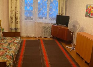 Продается 2-комнатная квартира, 43.2 м2, посёлок городского типа Верхнее Дуброво, Советская улица, 2
