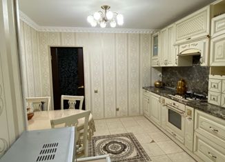 Продам 2-комнатную квартиру, 53 м2, Владикавказ, улица Алихана Гагкаева, 5к2, 19-й микрорайон