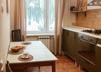 Продаю 2-ком. квартиру, 47.2 м2, Москва, улица Введенского, 13к4, улица Введенского
