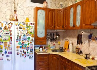 Продам четырехкомнатную квартиру, 80 м2, Аксай, улица Платова, 74