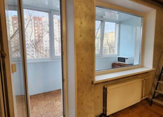 Продам 3-комнатную квартиру, 57 м2, Санкт-Петербург, метро Парнас, улица Жени Егоровой, 12к1