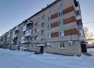 Продаю 3-ком. квартиру, 57.5 м2, поселок Ис, улица Ленина, 108