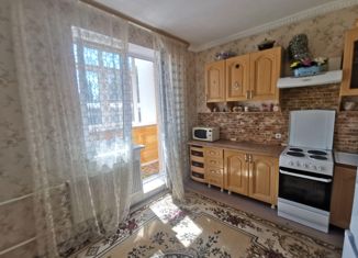 Продается двухкомнатная квартира, 64 м2, Ейск, улица Седина, 53/16