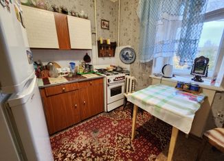 Продается 1-комнатная квартира, 32.7 м2, Великие Луки, улица Антонова, 7