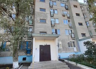 Продажа 2-комнатной квартиры, 48.8 м2, Элиста, 6-й микрорайон, 27, 6-й микрорайон