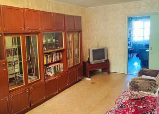 Продам 2-комнатную квартиру, 46 м2, Кемеровская область, улица 8 Марта, 2