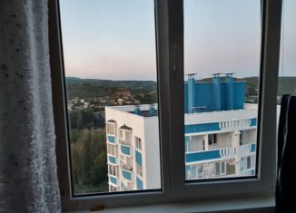 Продаю 1-комнатную квартиру, 38.8 м2, Алушта, улица Богдана Хмельницкого, 31