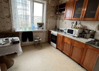 Продам 1-комнатную квартиру, 34.6 м2, Великие Луки, улица Дьяконова, 19к1