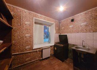 Продается двухкомнатная квартира, 41 м2, Мелеуз, улица Комарова, 13