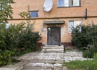 Продается 3-комнатная квартира, 57 м2, поселок городского типа Товарково, Туркестанская улица, 9