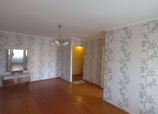 Продаю 2-комнатную квартиру, 43.1 м2, поселок городского типа Джалиль, улица Ленина, 12