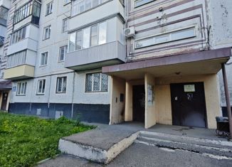 Продажа 3-ком. квартиры, 64 м2, Новокузнецк, улица Кирова, 123