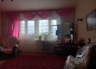 Продаю 3-ком. квартиру, 65 м2, поселок городского типа Глушково, улица Максима Горького, 42