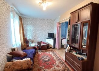 Продаю 1-комнатную квартиру, 32.4 м2, Кемеровская область, Сосновая улица, 17