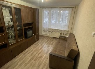 Сдача в аренду 2-ком. квартиры, 48 м2, Санкт-Петербург, улица Дыбенко, 26, метро Улица Дыбенко