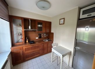 Продается 3-комнатная квартира, 56.5 м2, Москва, Сиреневый бульвар, 32, метро Щёлковская