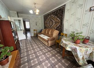 Продажа 2-комнатной квартиры, 47 м2, Азнакаево, улица Ямашева, 8