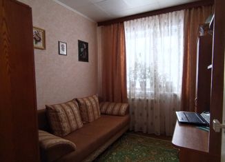 Продается 4-комнатная квартира, 61.1 м2, Кировск, улица 50 лет Октября, 21
